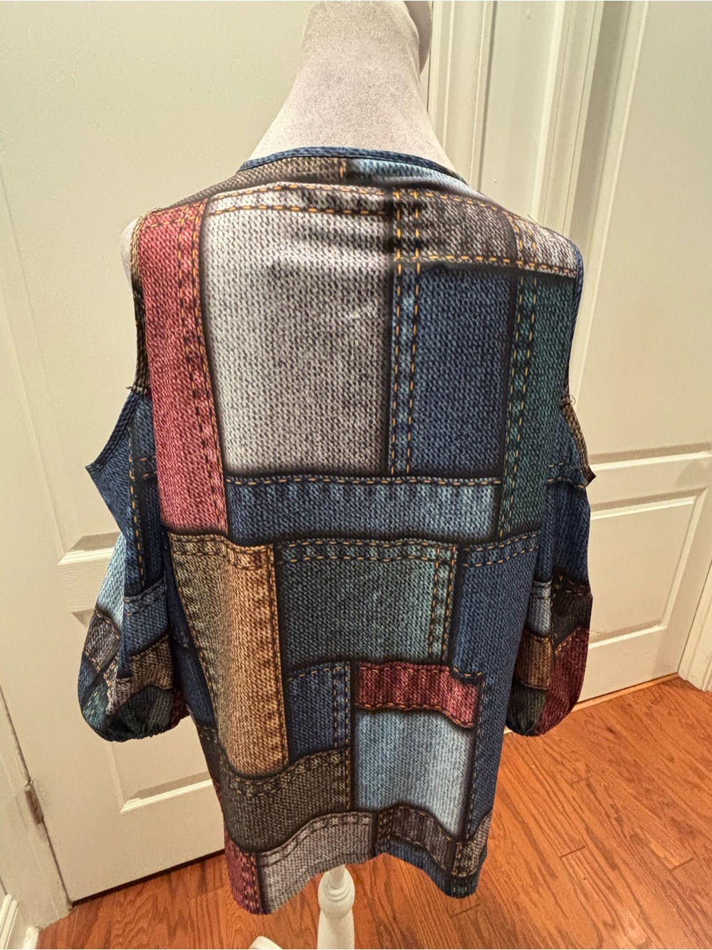 Patchwork Print Cold-Shoulder Zip Front Blouse - Multicolor - Picture 2 of 3